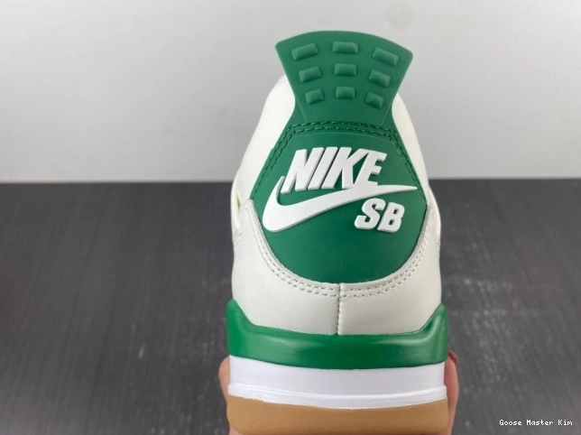 x Air SB Jordan Green DR5415-103 Pine Nike 4 0519